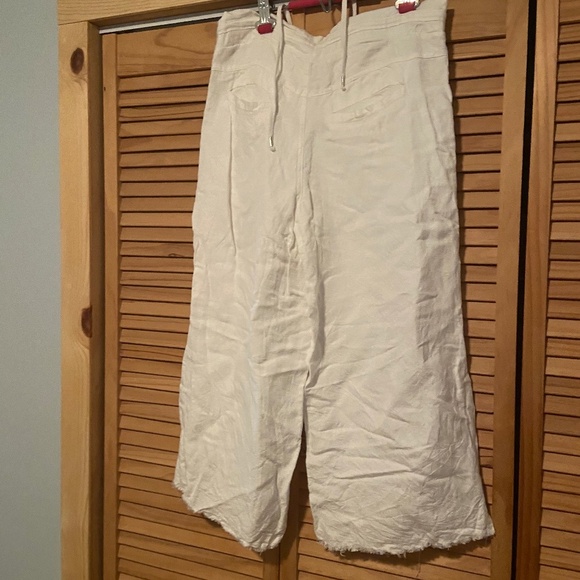 Calvin Klein - Picture 1 of 2